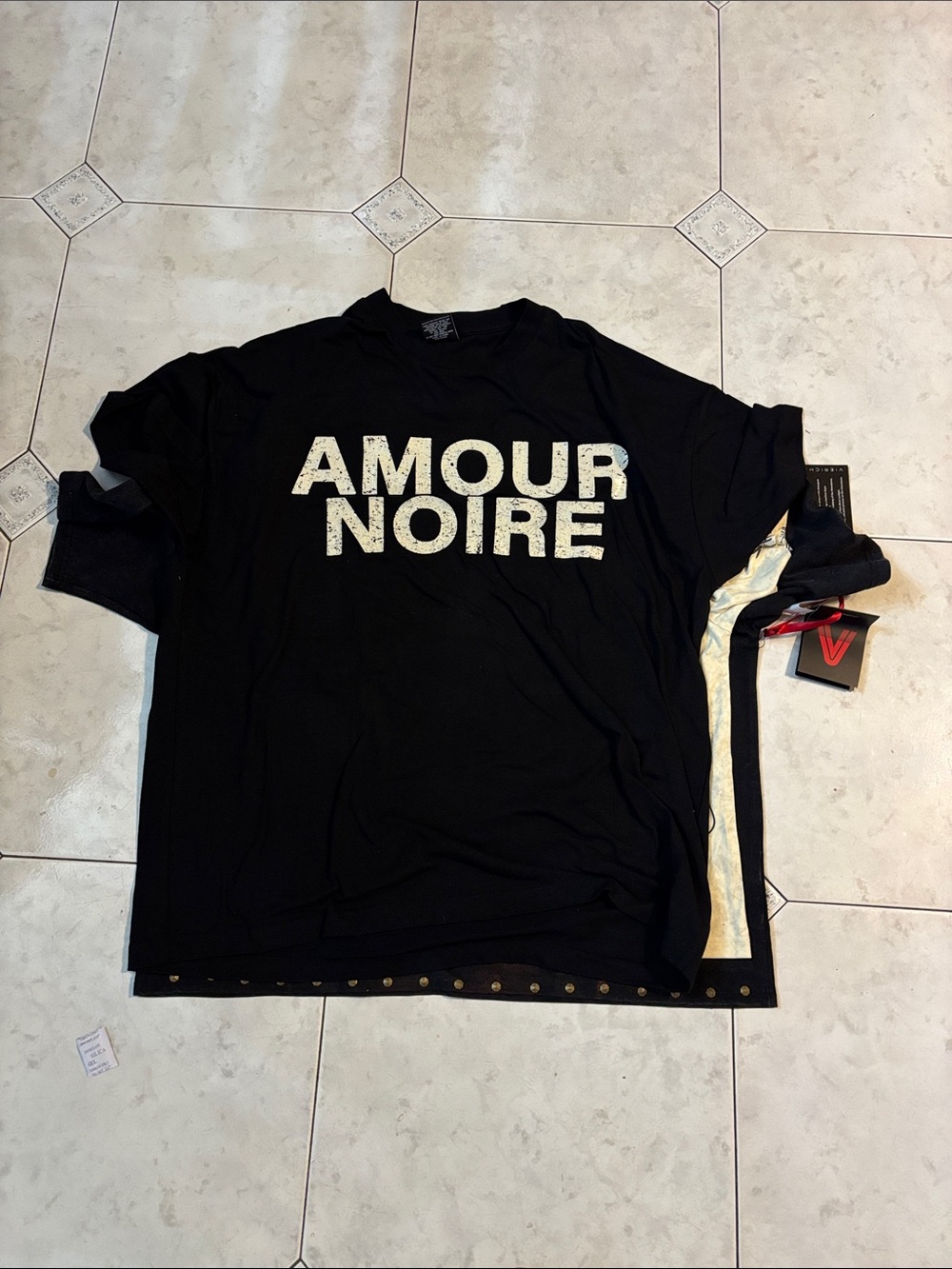 Amour Noire Black Graphic Short Sleeve Tee